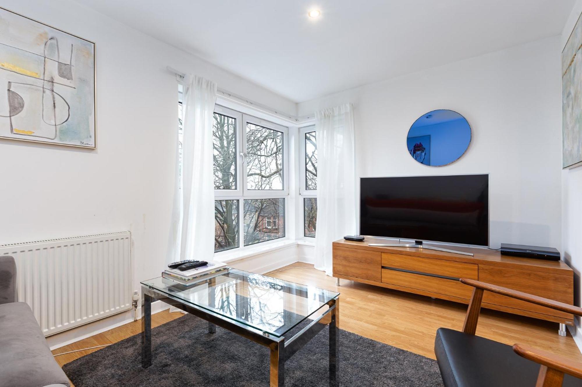 Modern 2 Bed Broompark/Central Apt. With Parking Glasgow Ngoại thất bức ảnh